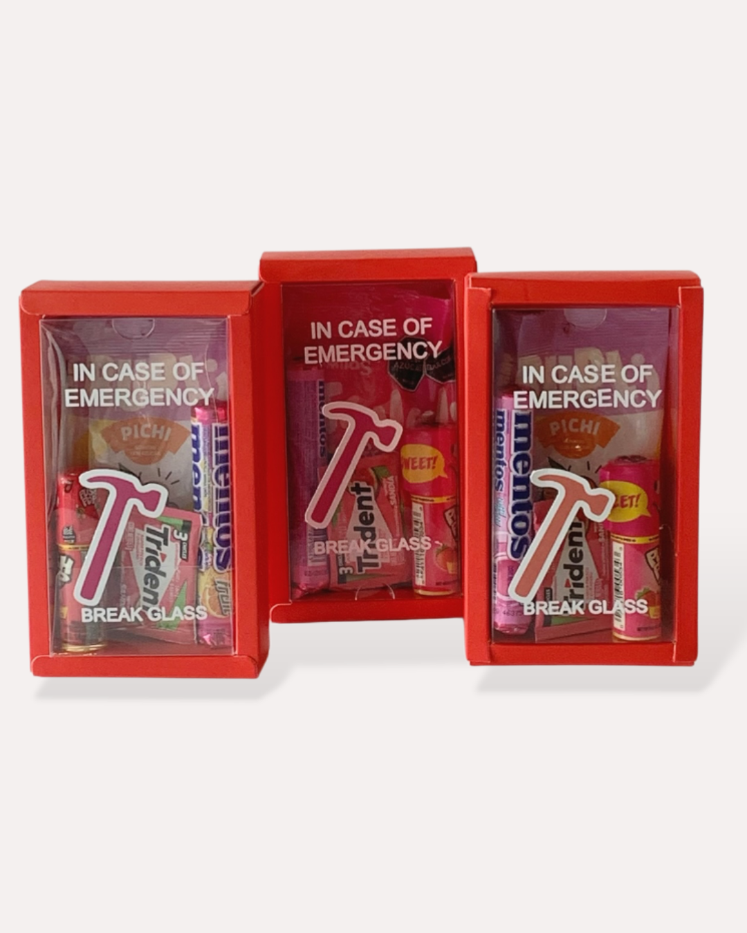 CAJA DE REGALO con golosinas en una presentación divertida