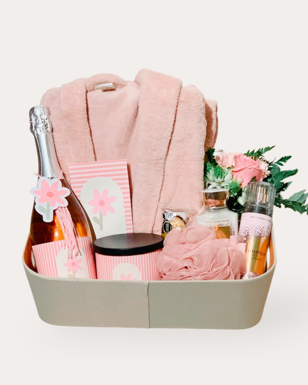 GIFT BASKET SPA Bata de baño, espumante, vela, esponja y flores