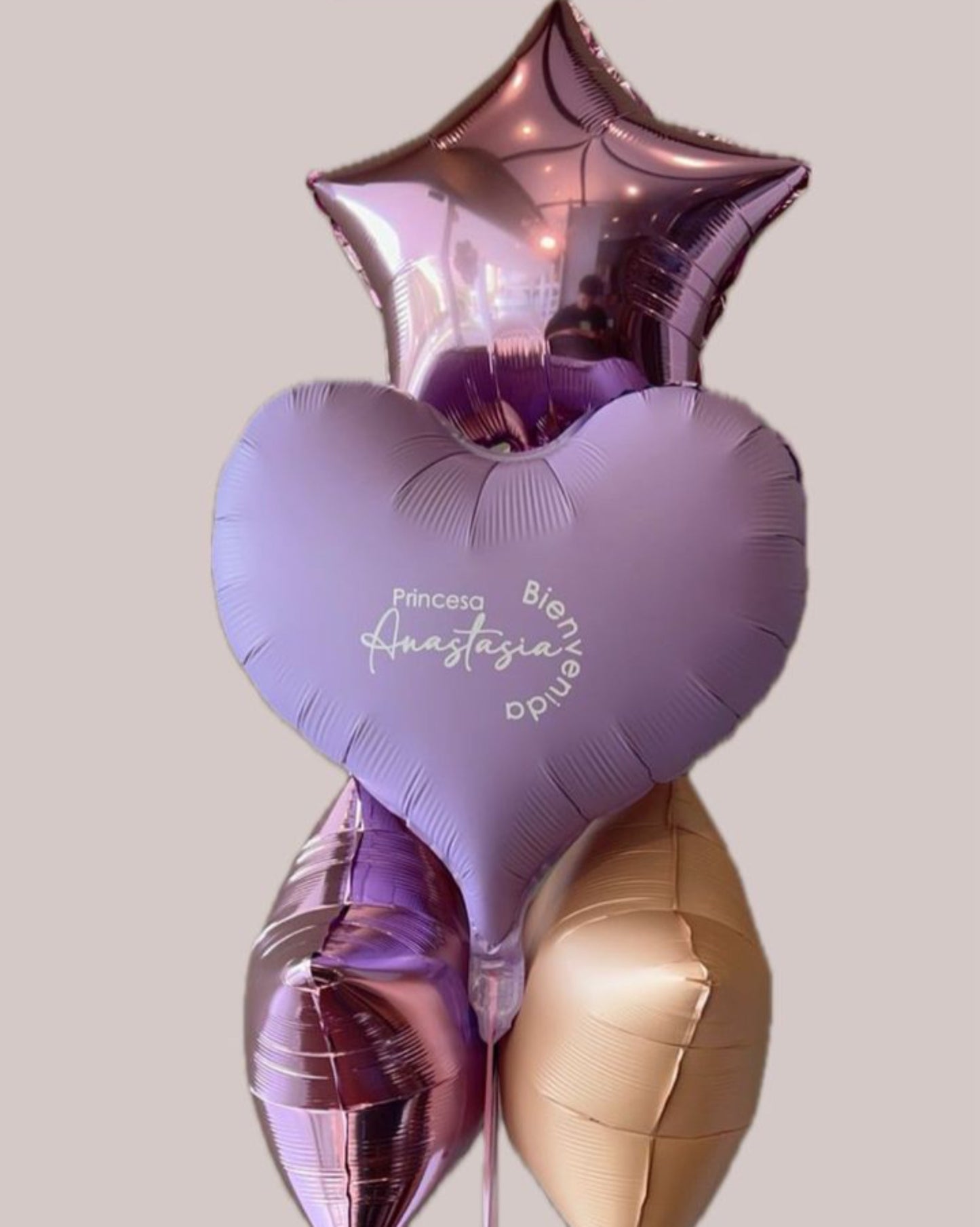 BOUQUET GLOBOS lila y beis