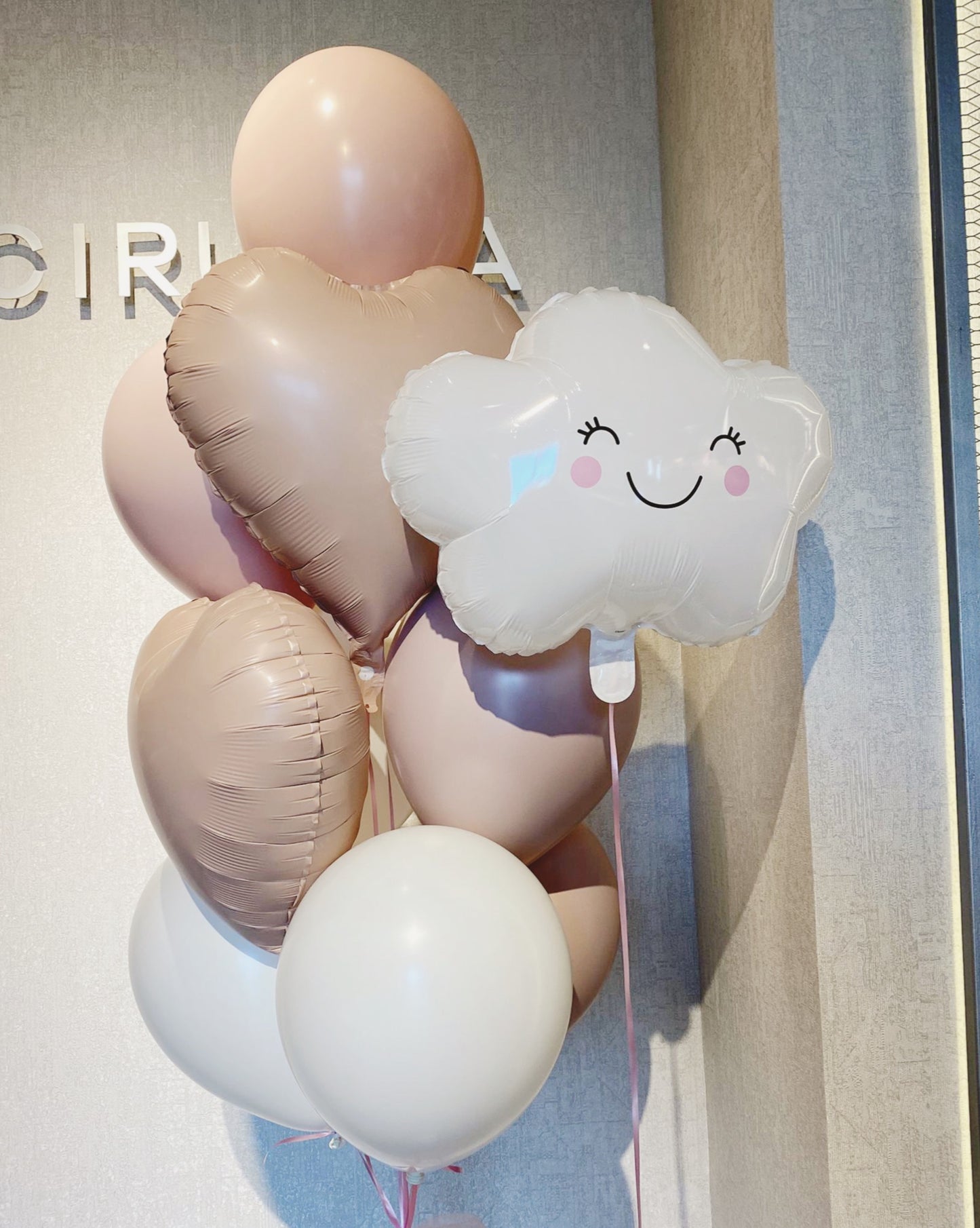 BOUQUET DE GLOBOS nube + metalizados + látex